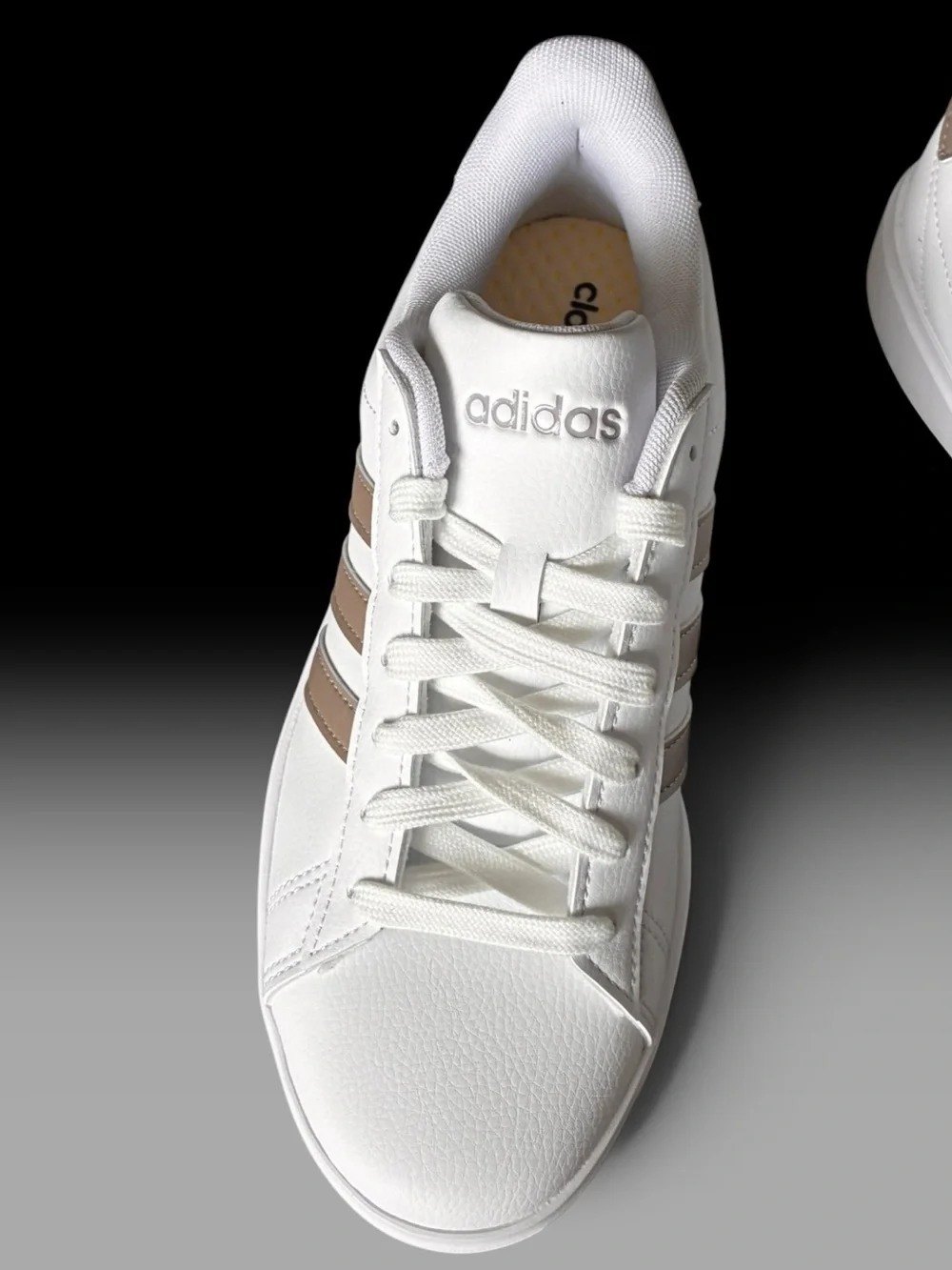 Adidas Grand Court 2.0 Women’s Size 7 White and Metallic Sneakers NEW